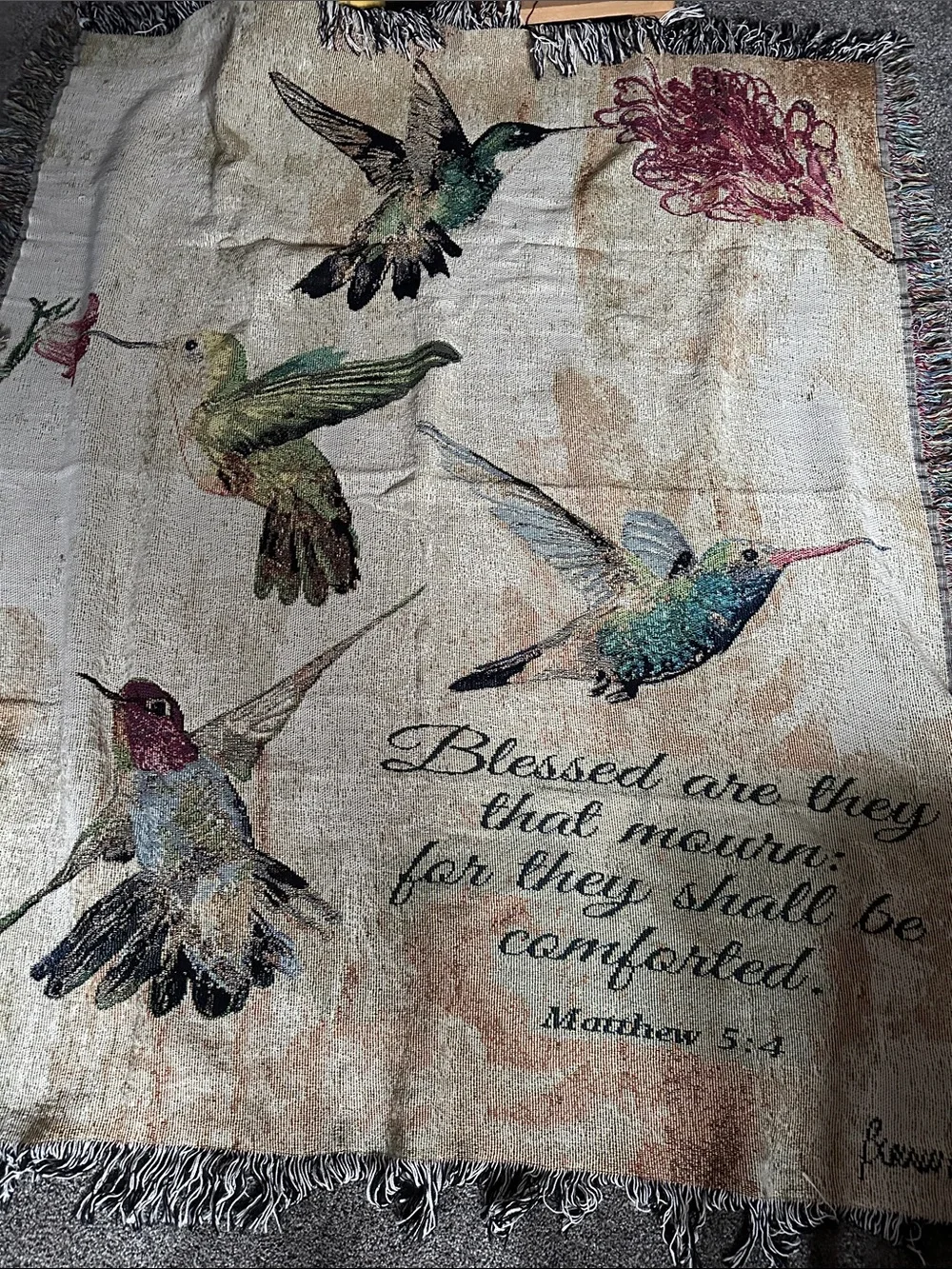 Hummingbird Wall Tapestry with Matthew 5:4 - Cream and Green